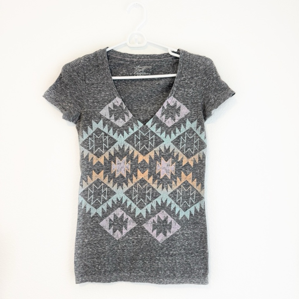 American Eagle Outfitters Slim Fit Southwestern V-Neck Tee Small Gray